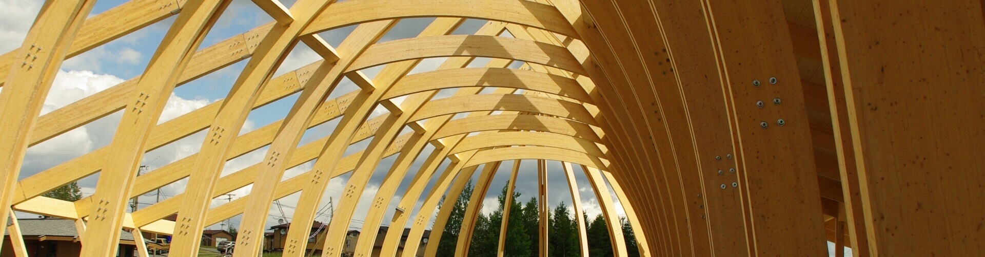 BOIS D'INGÉNIERIE LAMELLÉ-COLLÉ ( GLULAM )